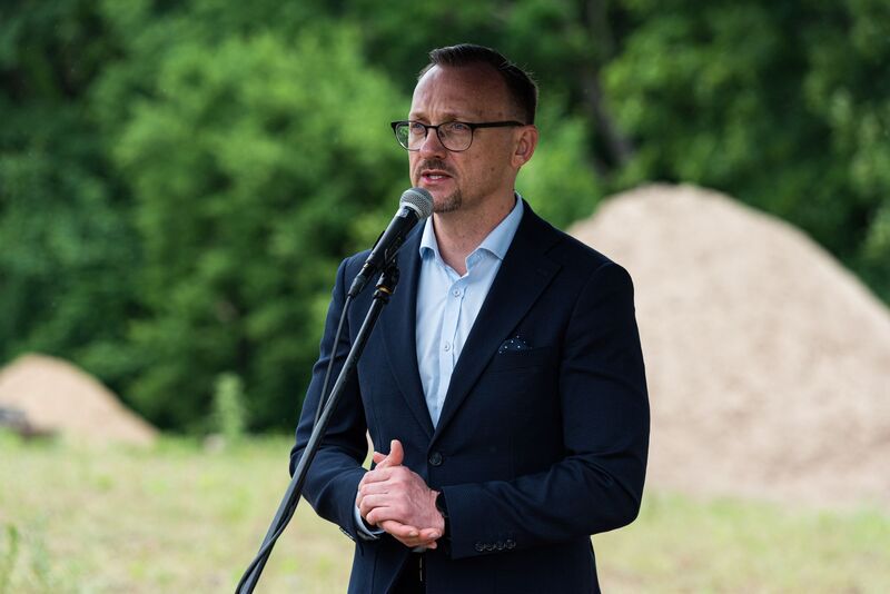 Niemiecka zbrodnia w Chojnicach – konferencja prasowa prezesa IPN dr. Karola Nawrockiego i dyrektora Głównej Komisji Ścigania Zbrodni przeciwko Narodowi Polskiemu zastępcy prokuratora generalnego prok. Andrzeja Pozorskiego – Chojnice, 23 maja 2024, fot. Michał Mieczkowski