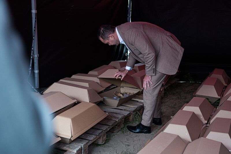 Niemiecka zbrodnia w Chojnicach – konferencja prasowa prezesa IPN dr. Karola Nawrockiego i dyrektora Głównej Komisji Ścigania Zbrodni przeciwko Narodowi Polskiemu zastępcy prokuratora generalnego prok. Andrzeja Pozorskiego – Chojnice, 23 maja 2024, fot. Michał Mieczkowski