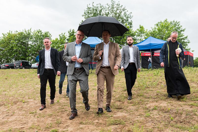 Niemiecka zbrodnia w Chojnicach – konferencja prasowa prezesa IPN dr. Karola Nawrockiego i dyrektora Głównej Komisji Ścigania Zbrodni przeciwko Narodowi Polskiemu zastępcy prokuratora generalnego prok. Andrzeja Pozorskiego – Chojnice, 23 maja 2024, fot. Michał Mieczkowski