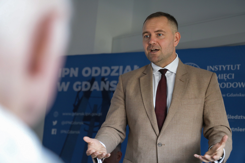 Prezes IPN dr Karol Nawrocki został wyróżniony przez Stowarzyszenie „Godność” – Gdańsk, 24 maja 2024. fot. Mikołaj Bujak