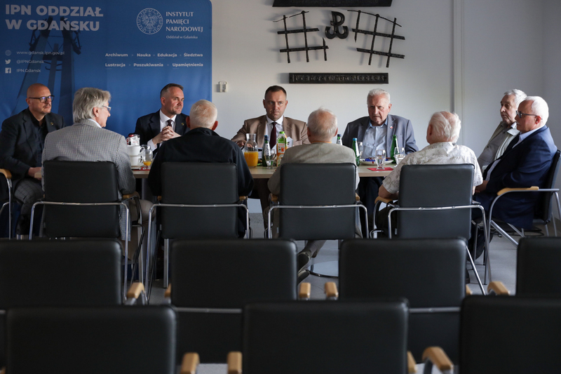 Prezes IPN dr Karol Nawrocki został wyróżniony przez Stowarzyszenie „Godność” – Gdańsk, 24 maja 2024. fot. Mikołaj Bujak