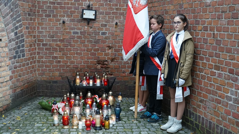 IX edycja akcji społecznej „Zapal znicz pamięci” Fot. Muzeum Martyrologii Wielkopolan Fort VII